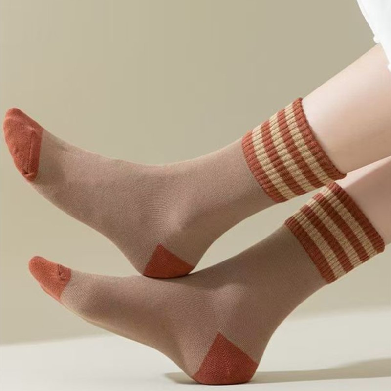 جوارب نسائية سميكة متوسطة الأن - مراجعة Thermal Sock Wool وسعره