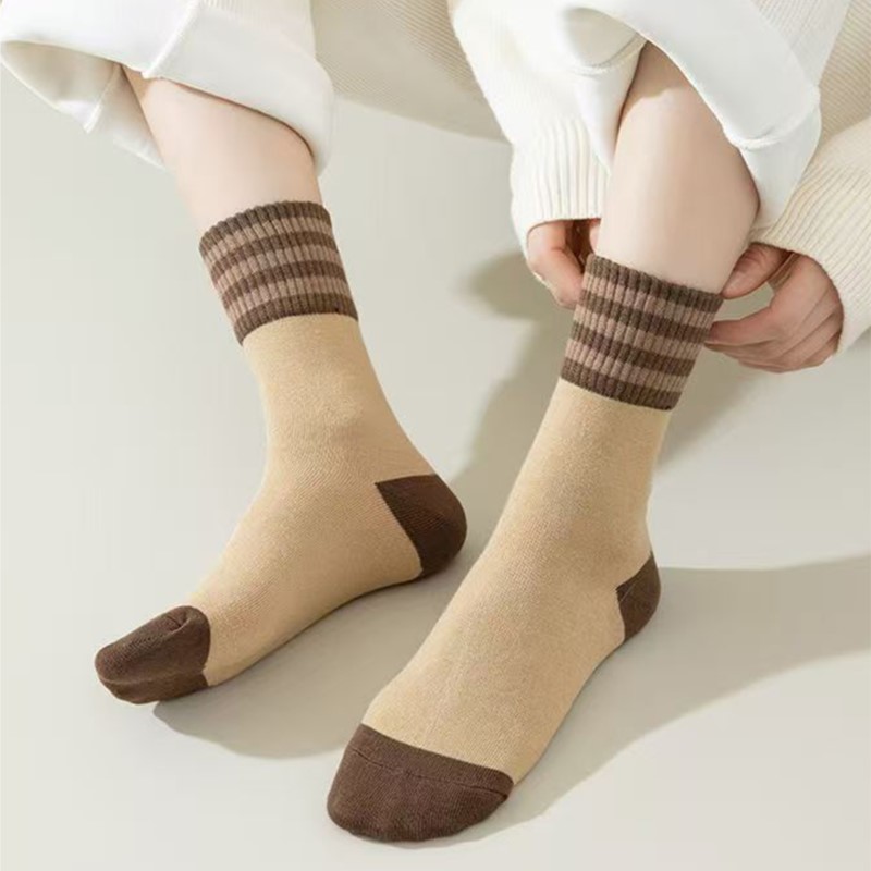 جوارب نسائية سميكة متوسطة الأن - مراجعة Thermal Sock Wool وسعره